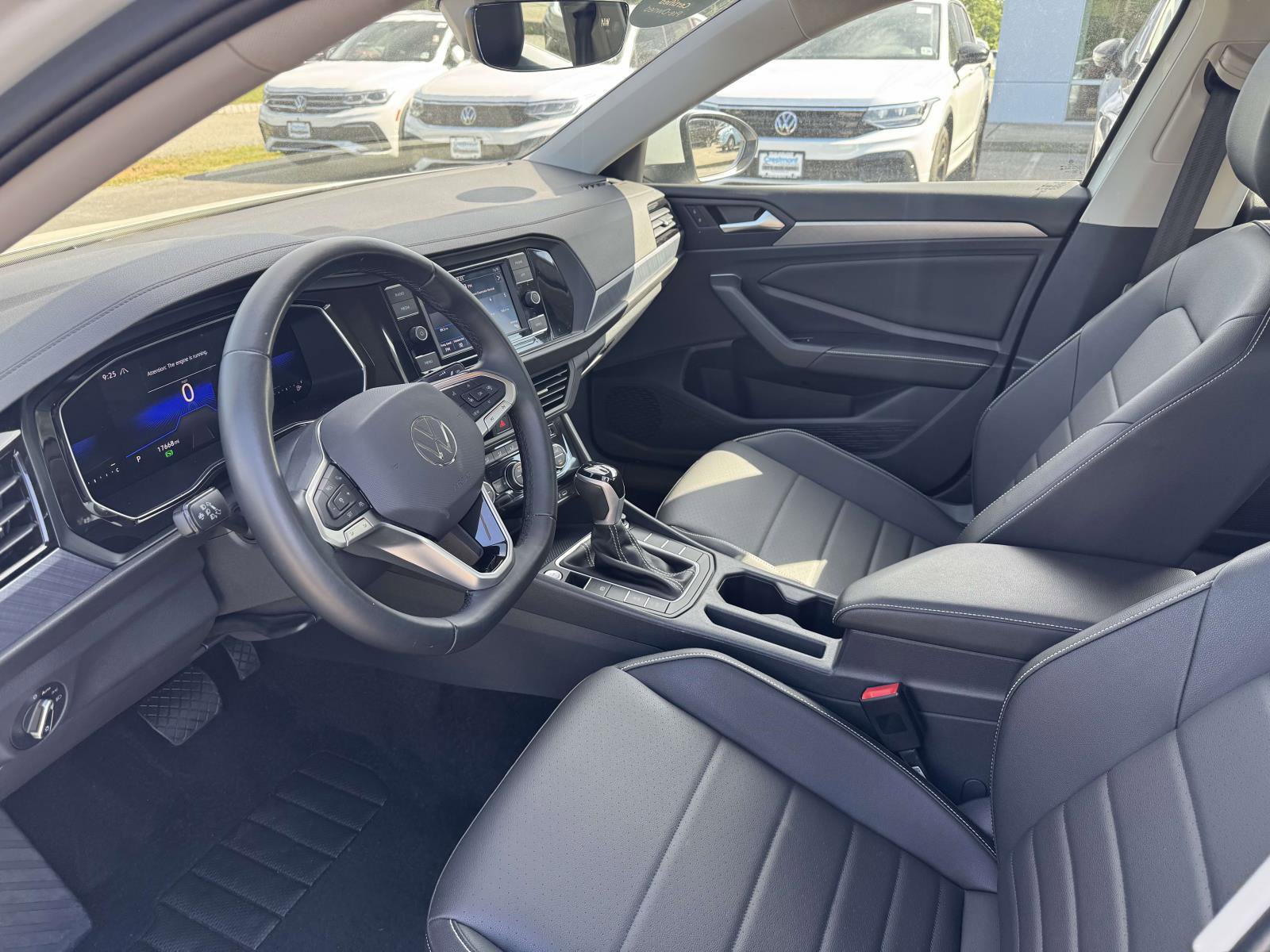 Used 2023 Volkswagen Jetta SE FWD image 13