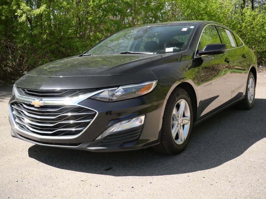 Used 2024 Chevrolet Malibu LT FWD image 3