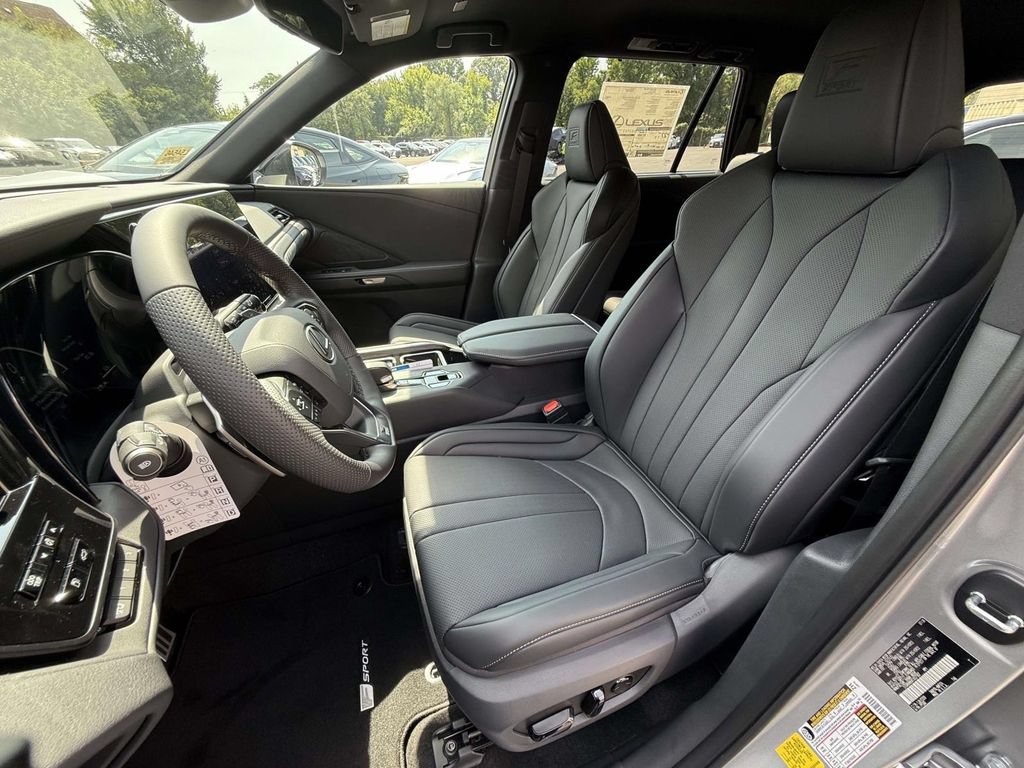 New 2026 Lexus TX 500h AWD image 2
