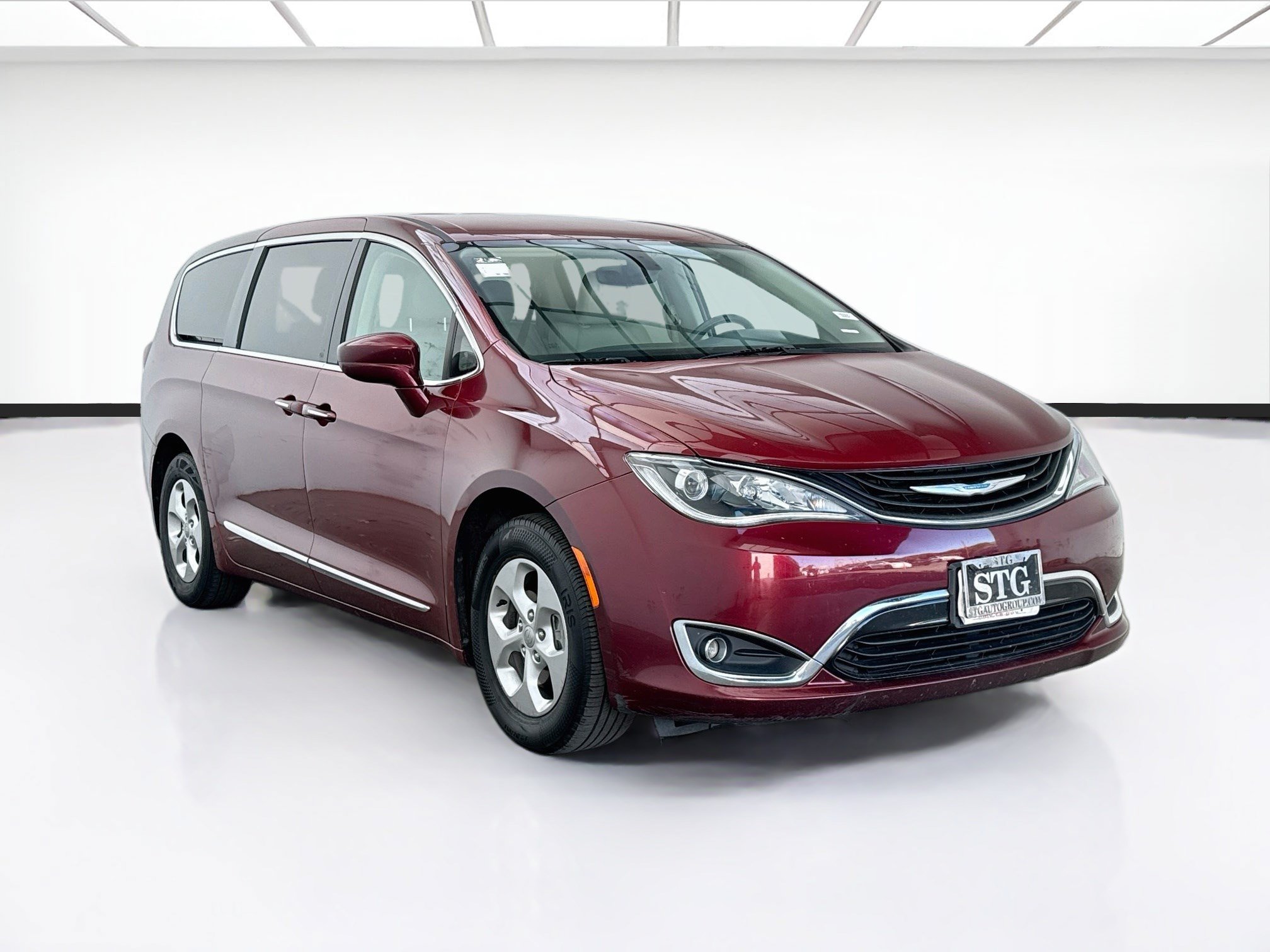 Used 2018 Chrysler Pacifica Touring-L FWD image 3