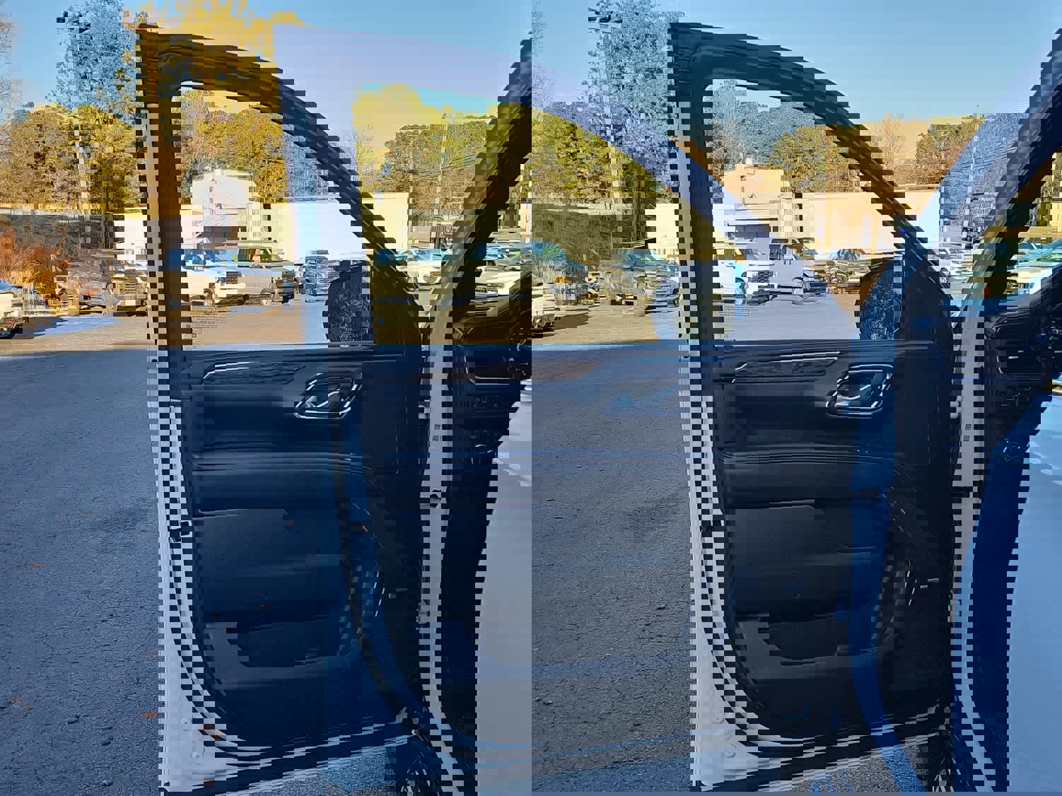 Used 2023 Chevrolet Suburban Premier image 15