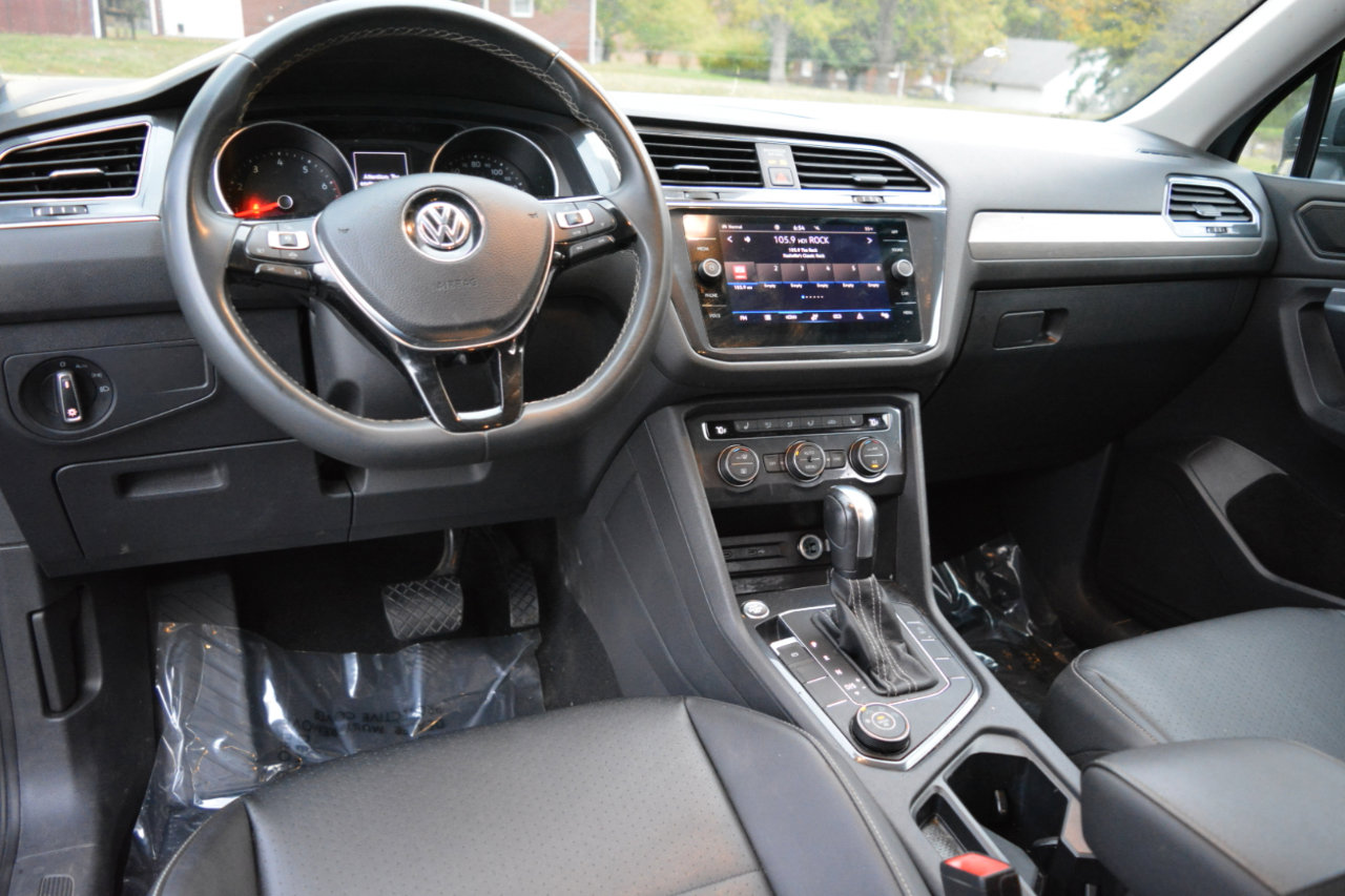 Used 2021 Volkswagen Tiguan SE image 17