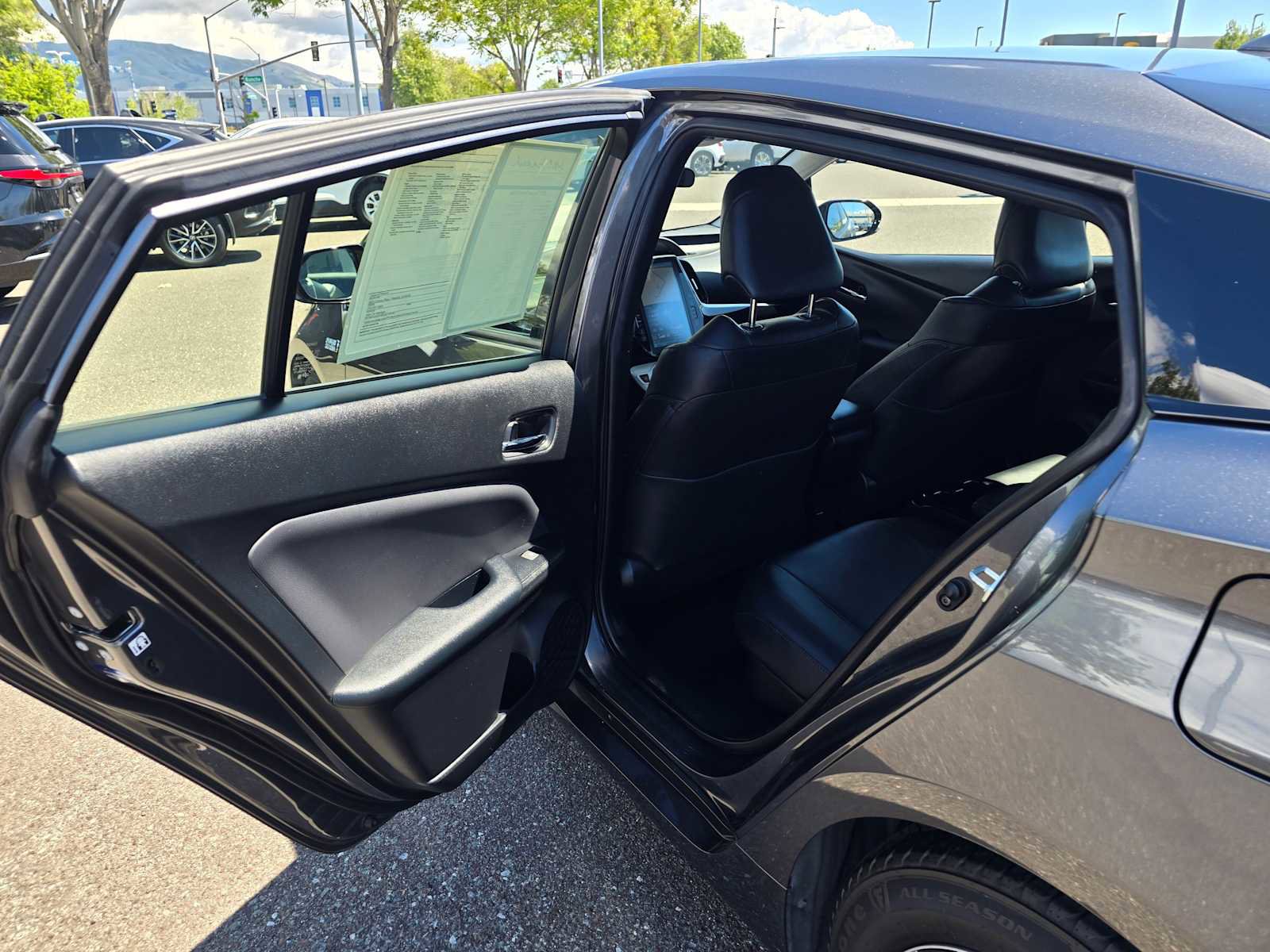 Used 2017 Toyota Prius Prime Premium image 17