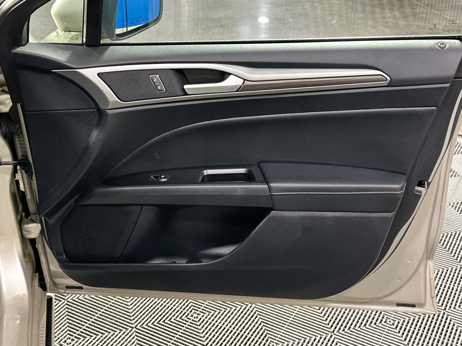 Used 2019 Ford Fusion SEL image 36