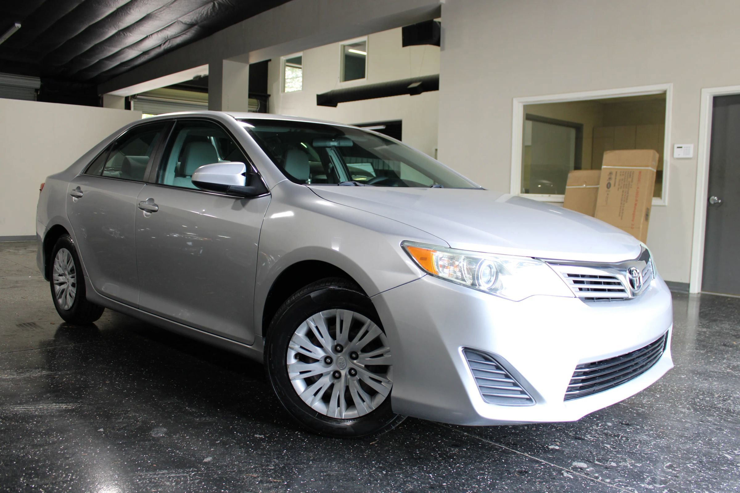 Used 2012 Toyota Camry L FWD image 1