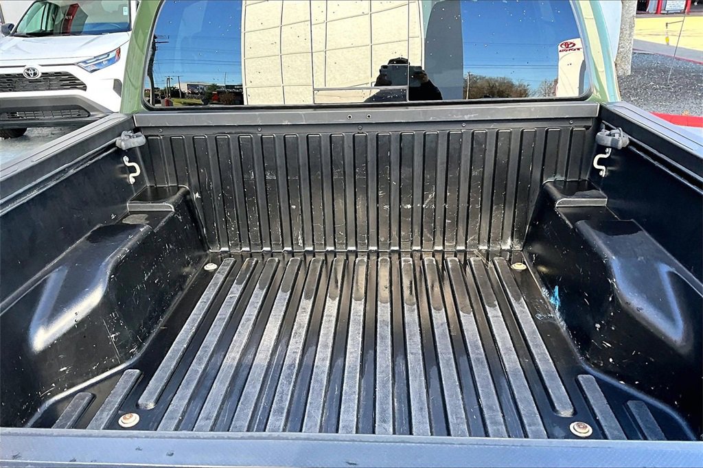 Certified 2021 Toyota Tacoma TRD Off-Road image 6