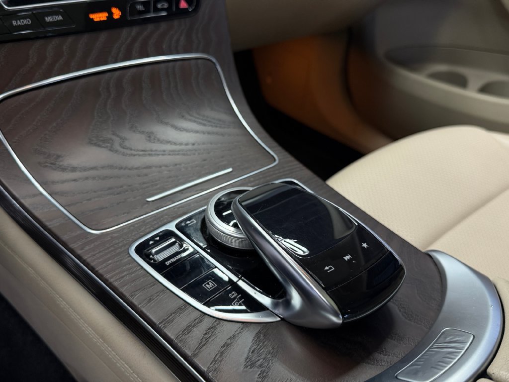 Used 2019 Mercedes-Benz GLC 350e 4MATIC image 21