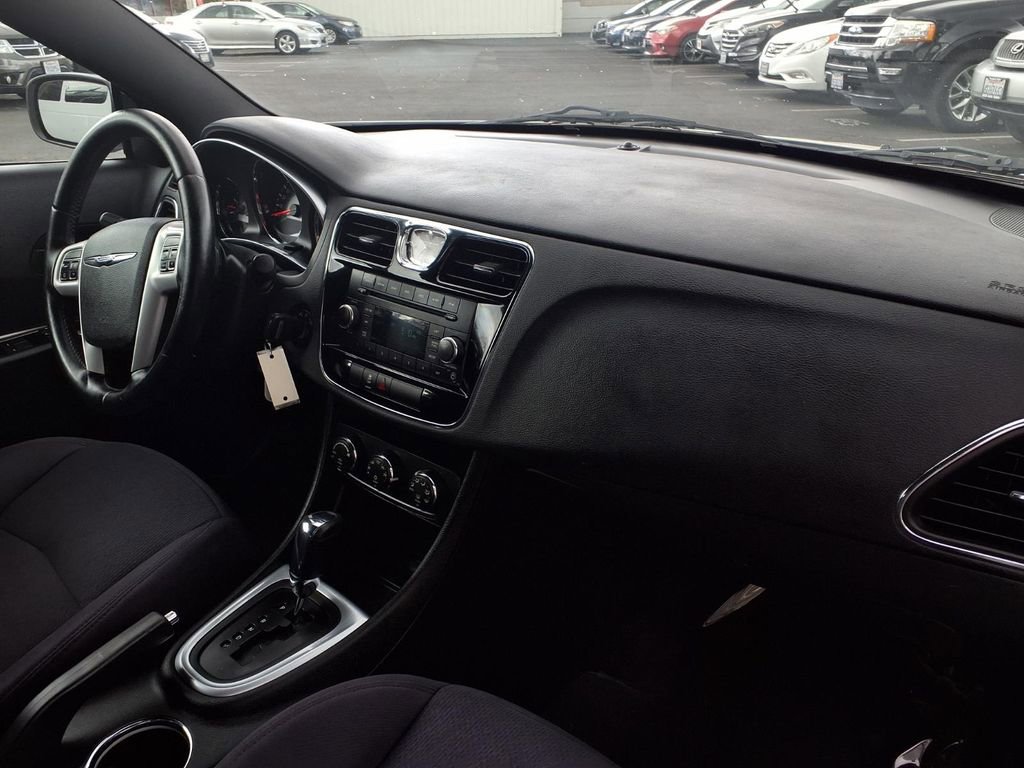 Used 2012 Chrysler 200 Touring FWD image 19