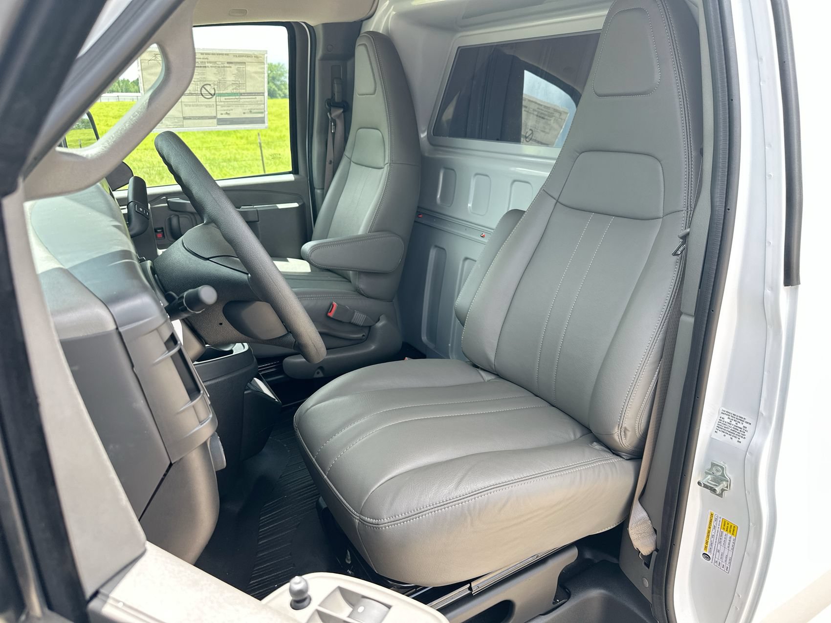 New 2026 Chevrolet Express 2500 w/ Driver Convenience Package RWD image 11