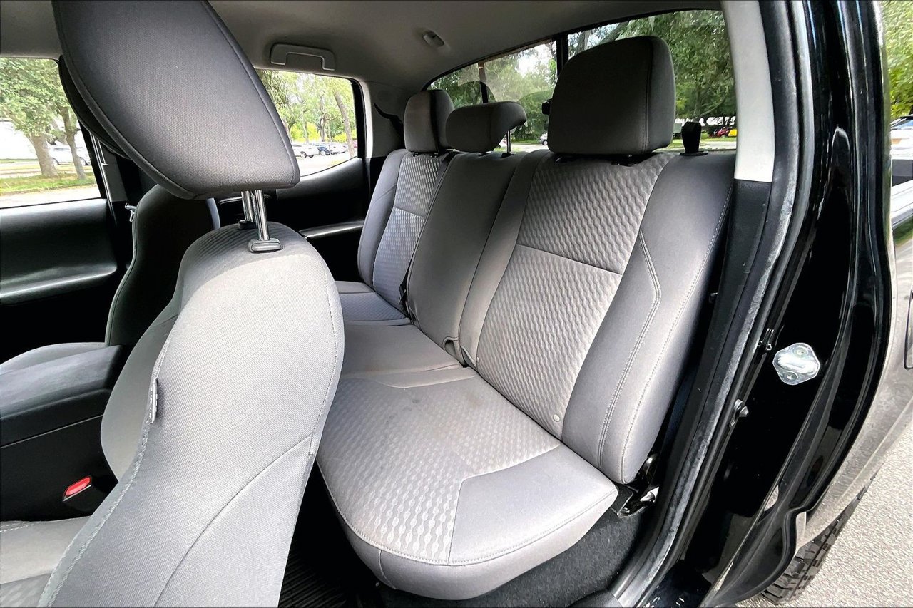 Used 2023 Toyota Tacoma SR5 RWD image 19