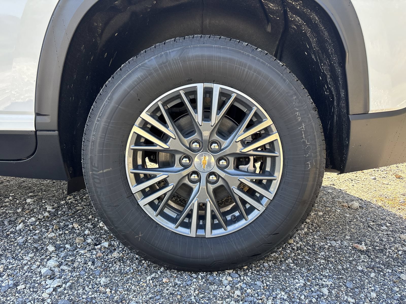 New 2027 Chevrolet Traverse LT FWD image 10