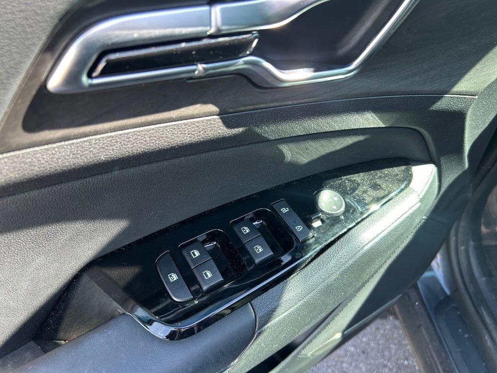 Used 2025 Kia Sportage X-Line image 12