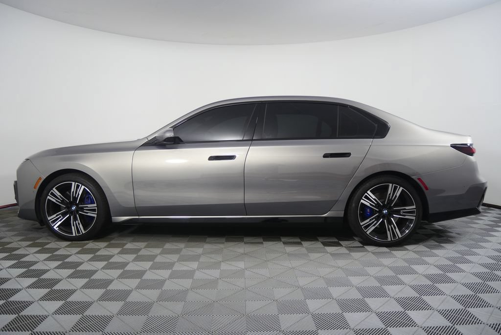 Used 2025 BMW 740i RWD image 6