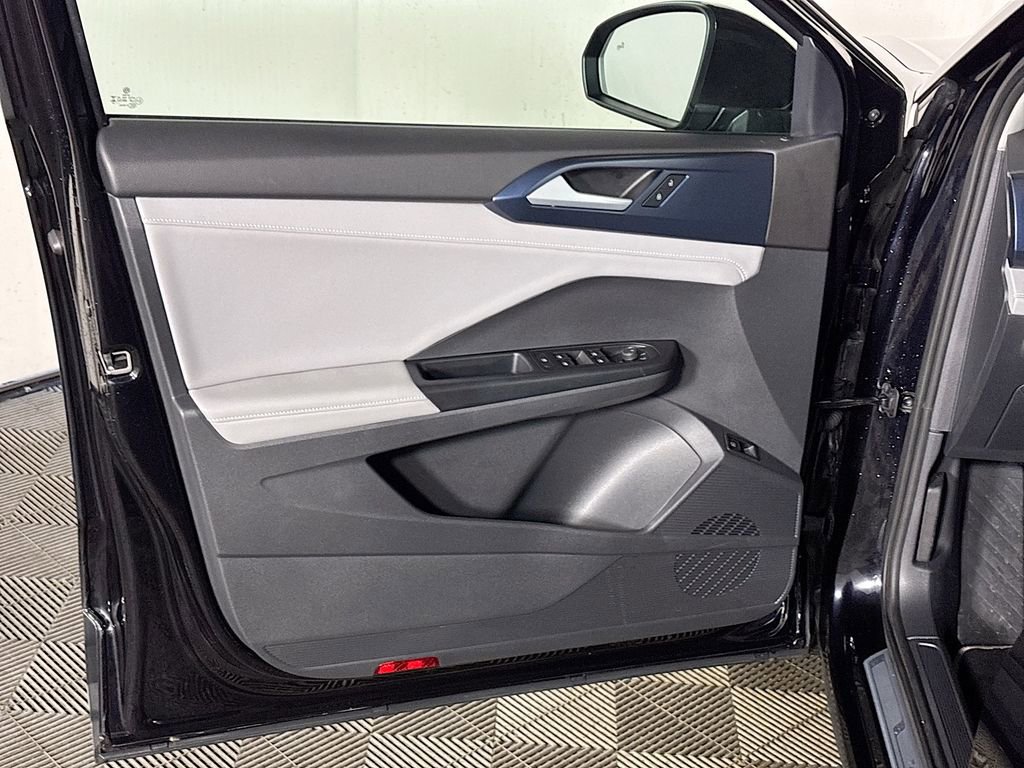 Used 2024 Volkswagen Taos SE FWD image 10