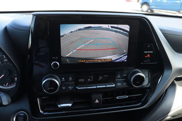 Used 2024 Toyota Highlander LE image 26