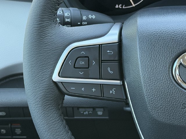 New 2026 Toyota Sienna XLE FWD image 12