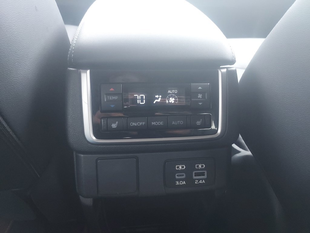 Used 2025 Subaru Ascent Limited AWD/4WD image 11