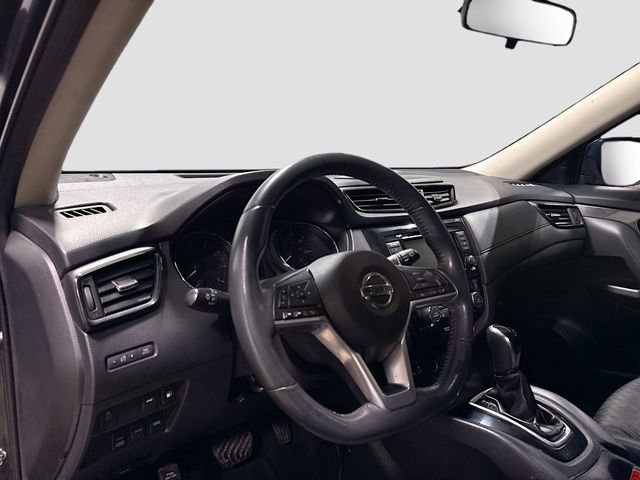 Used 2018 Nissan Rogue SV image 11