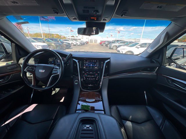 Used 2019 Cadillac Escalade Luxury AWD/4WD image 20