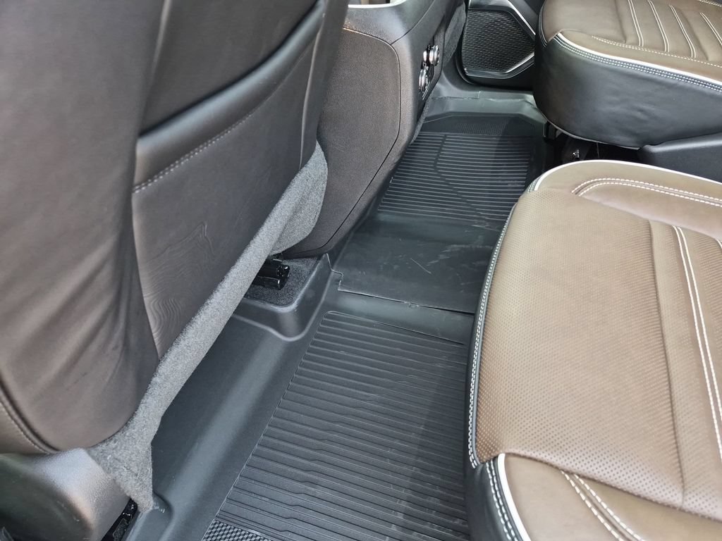 New 2027 GMC Acadia Denali Ultimate w/ LPO, Floor Liner Package FWD image 36