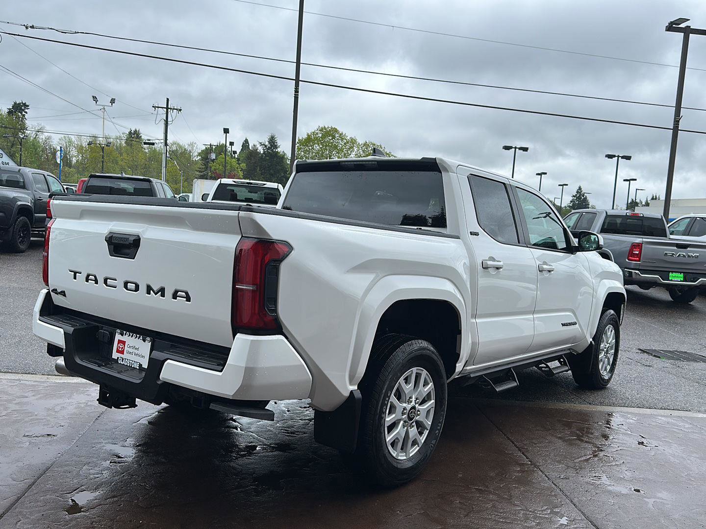 Certified 2025 Toyota Tacoma SR5 AWD/4WD image 10