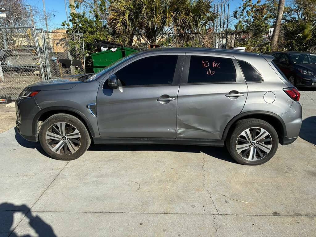 Used 2021 Mitsubishi Outlander Sport SE FWD image 2