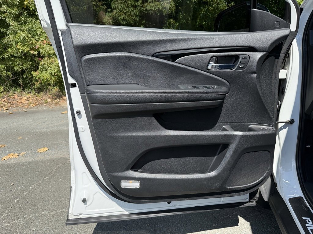 Used 2021 Honda Pilot Touring image 46