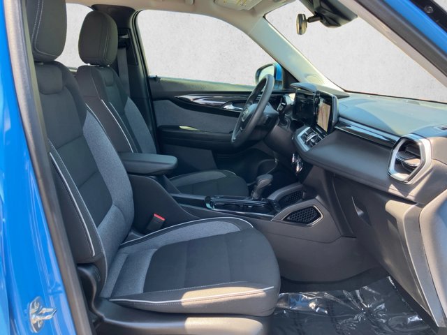 Used 2024 Chevrolet TrailBlazer LT w/ Driver Confidence Package FWD image 19