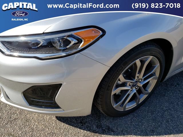 Used 2019 Ford Fusion SEL FWD image 17