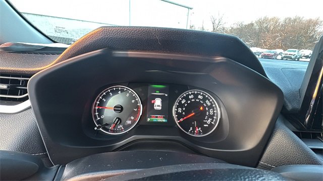 Used 2021 Toyota RAV4 LE image 15