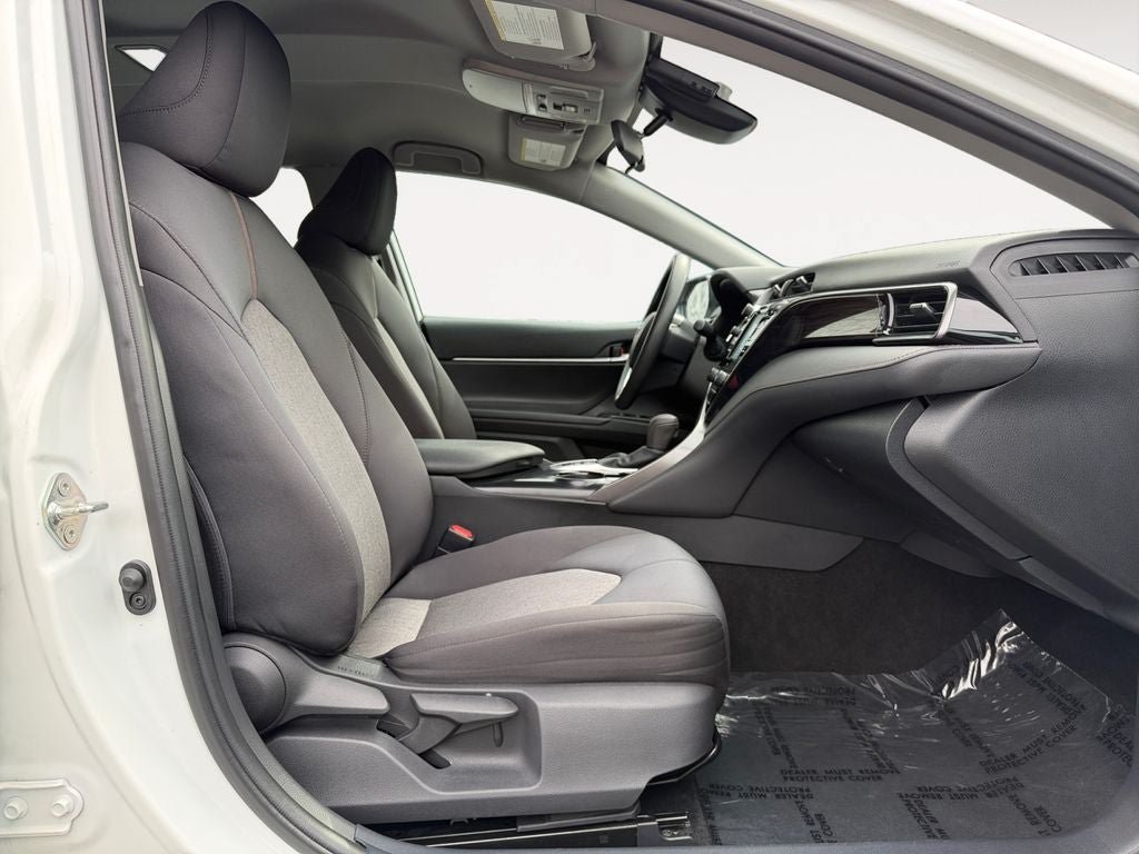 Used 2020 Toyota Camry LE FWD image 24