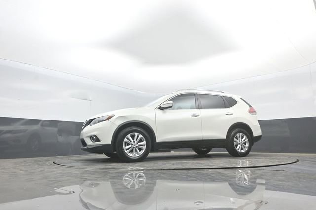 Used 2015 Nissan Rogue SV w/ SV Premium Package image 28