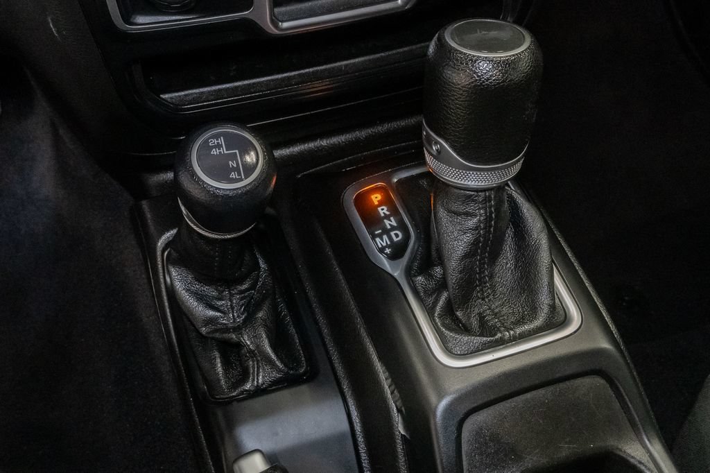 Used 2023 Jeep Wrangler Unlimited Sport AWD/4WD image 21