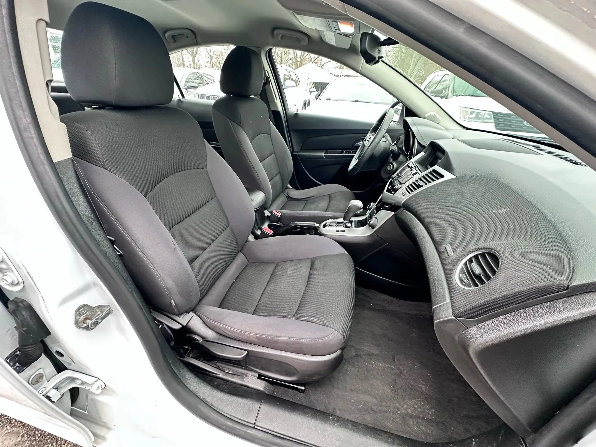 Used 2015 Chevrolet Cruze LT image 14