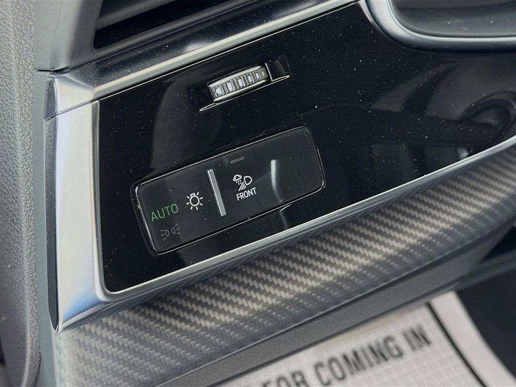 Used 2025 Audi RS Q8 performance image 10