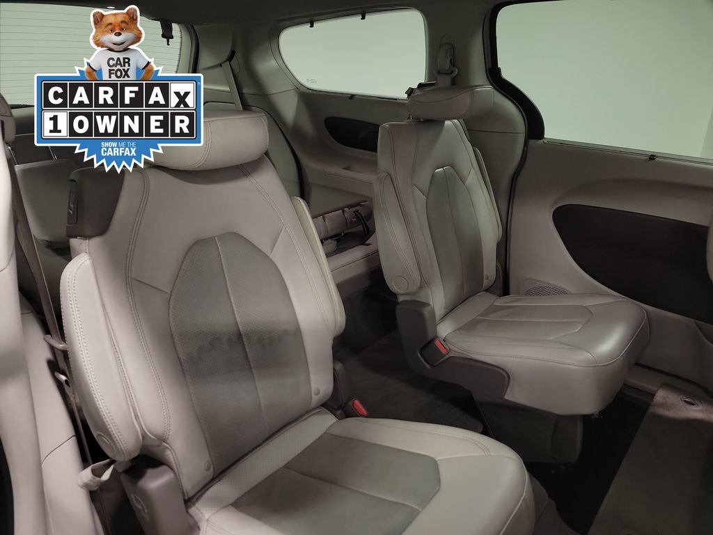 Used 2021 Chrysler Pacifica Touring-L FWD image 21