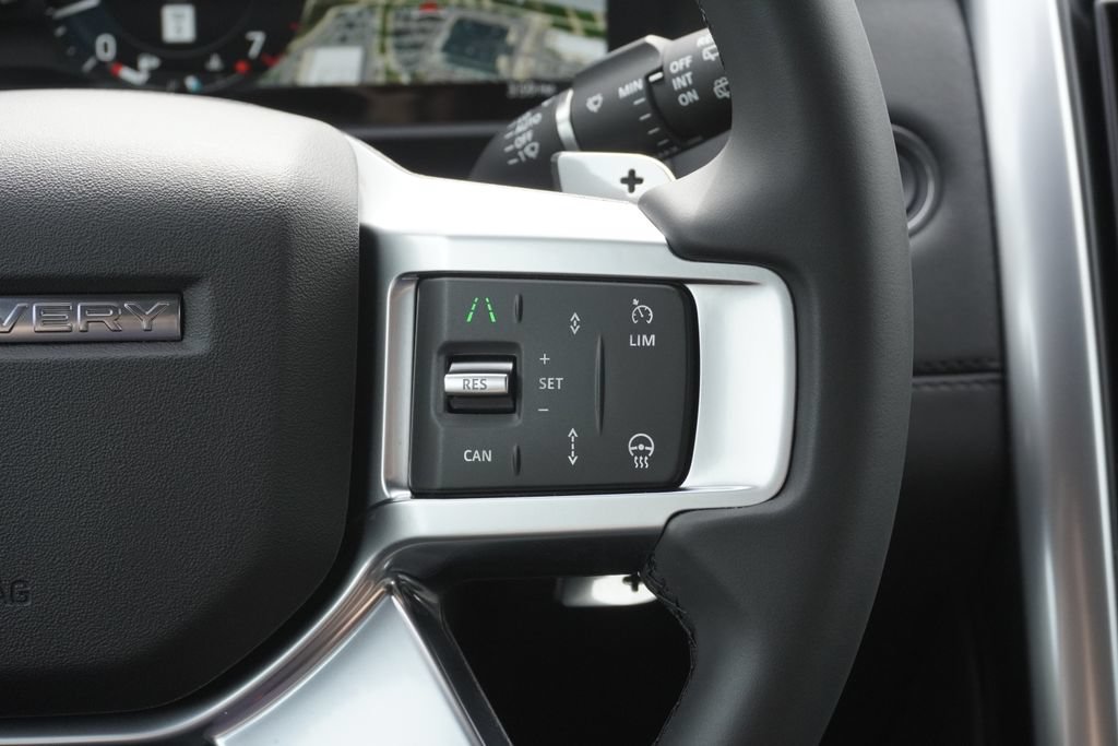 Used 2025 Land Rover Discovery S AWD/4WD image 13