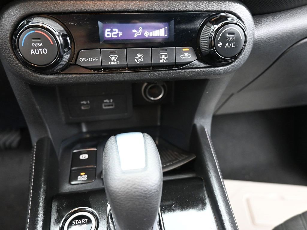 Used 2022 Nissan Kicks SV image 12