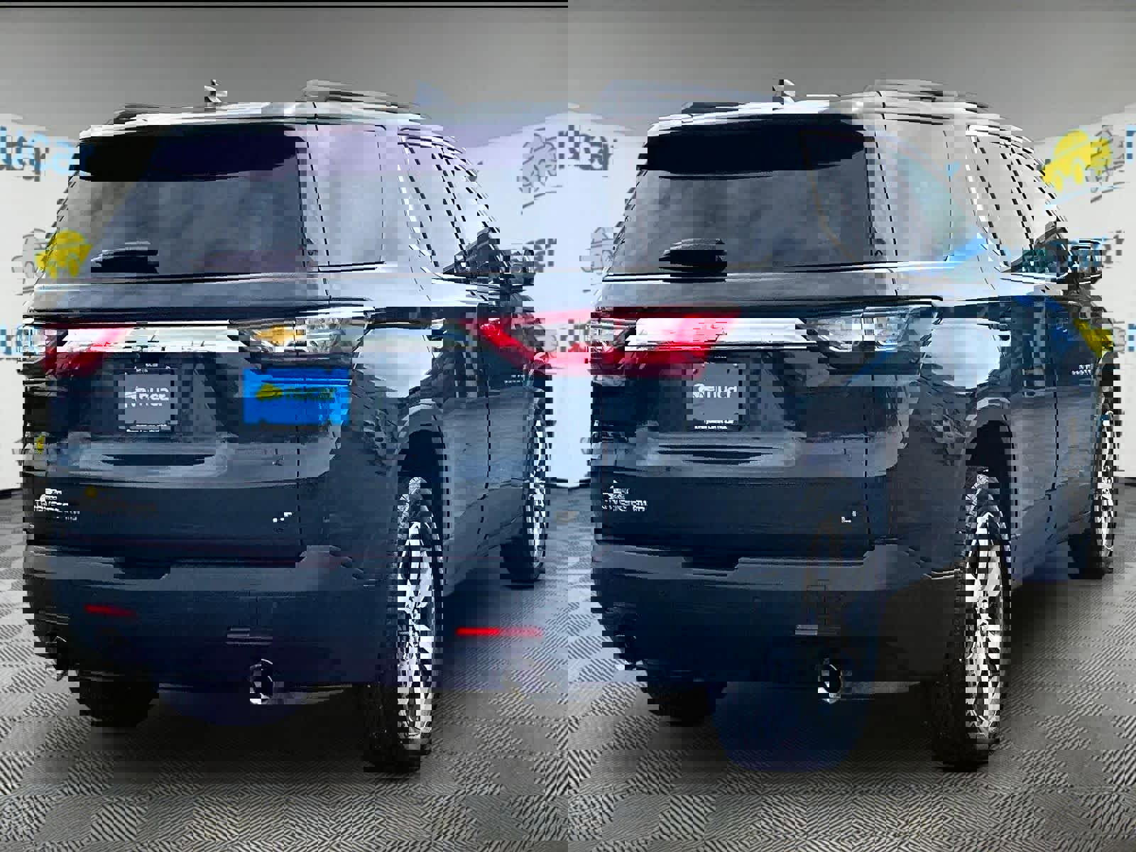 Used 2020 Chevrolet Traverse LT w/ LT Premium Package AWD/4WD image 6