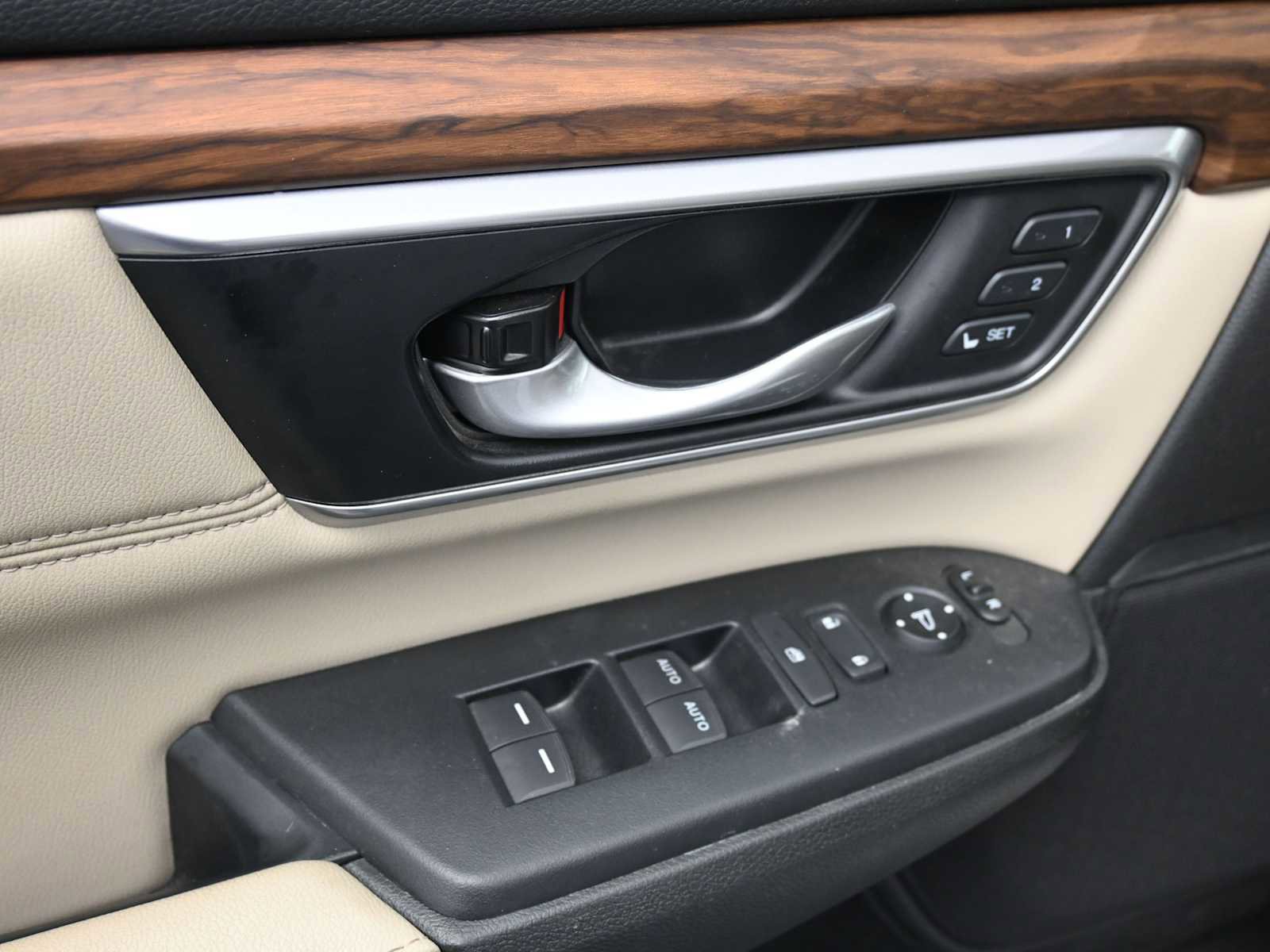 Used 2022 Honda CR-V Touring image 10