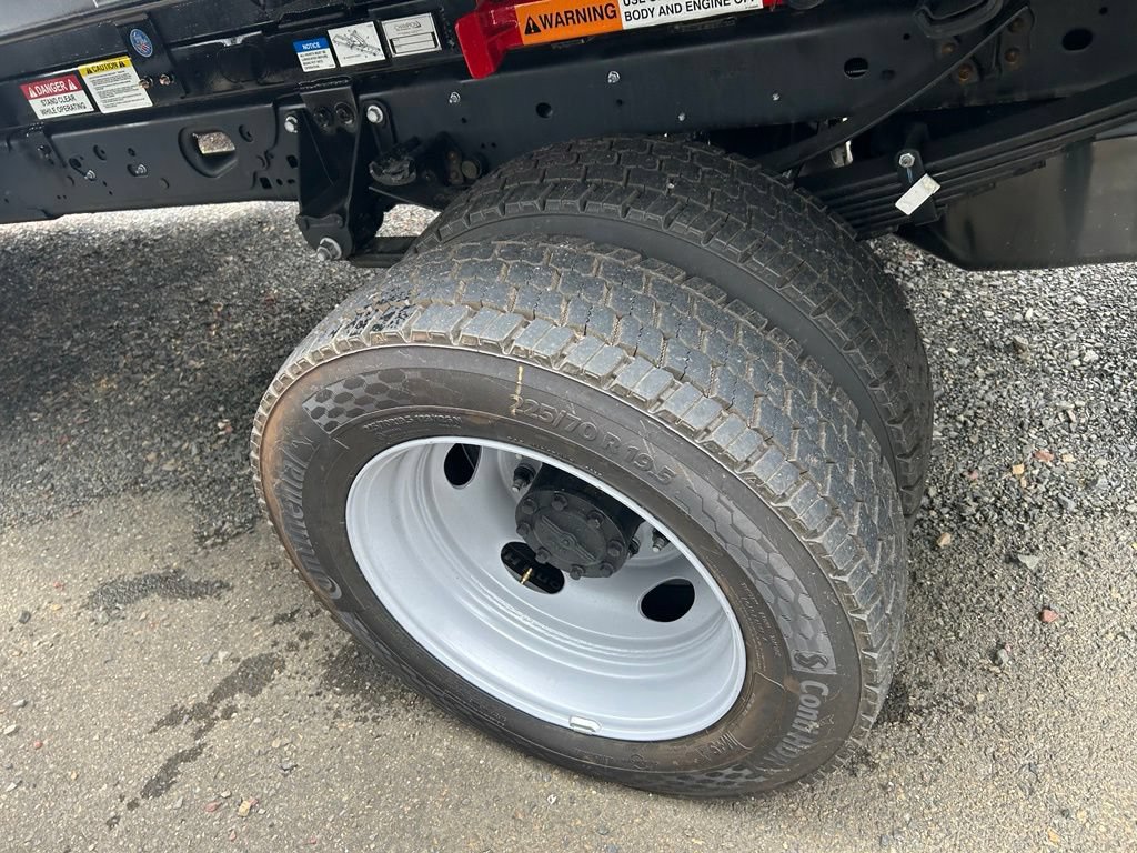 New 2026 Ford F550 4x4 Crew Cab image 27