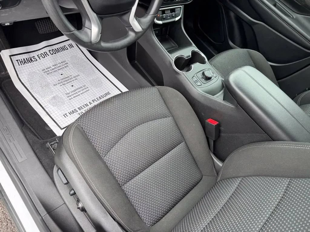 Used 2022 GMC Terrain SLE w/ Driver Convenience Package AWD/4WD image 10