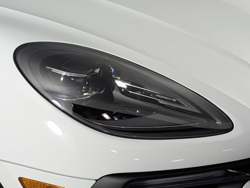 New 2026 Porsche Macan image 15