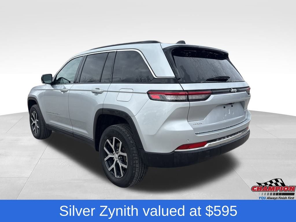 Used 2024 Jeep Grand Cherokee Limited image 3