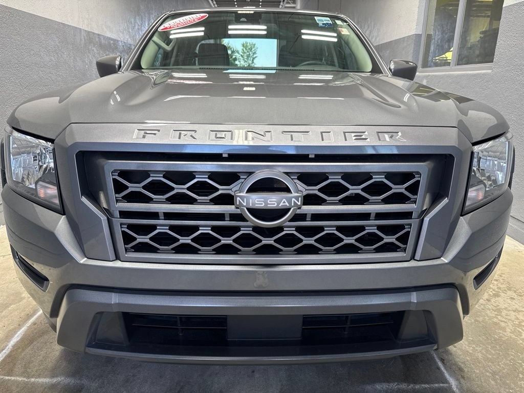 Used 2024 Nissan Frontier SV AWD/4WD image 5