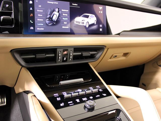 Certified 2025 Porsche Cayenne AWD/4WD image 14