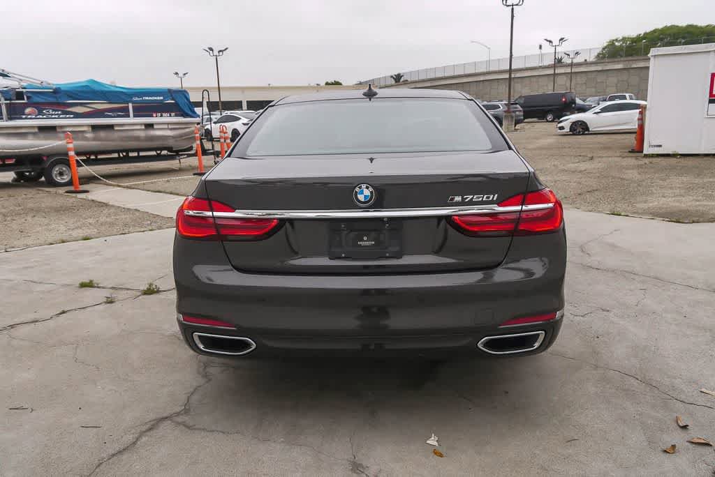 Used 2017 BMW 750i RWD image 8