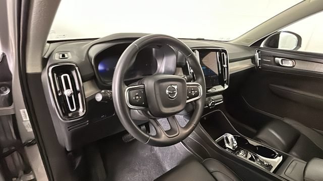 Used 2023 Volvo XC40 B4 Ultimate FWD image 13
