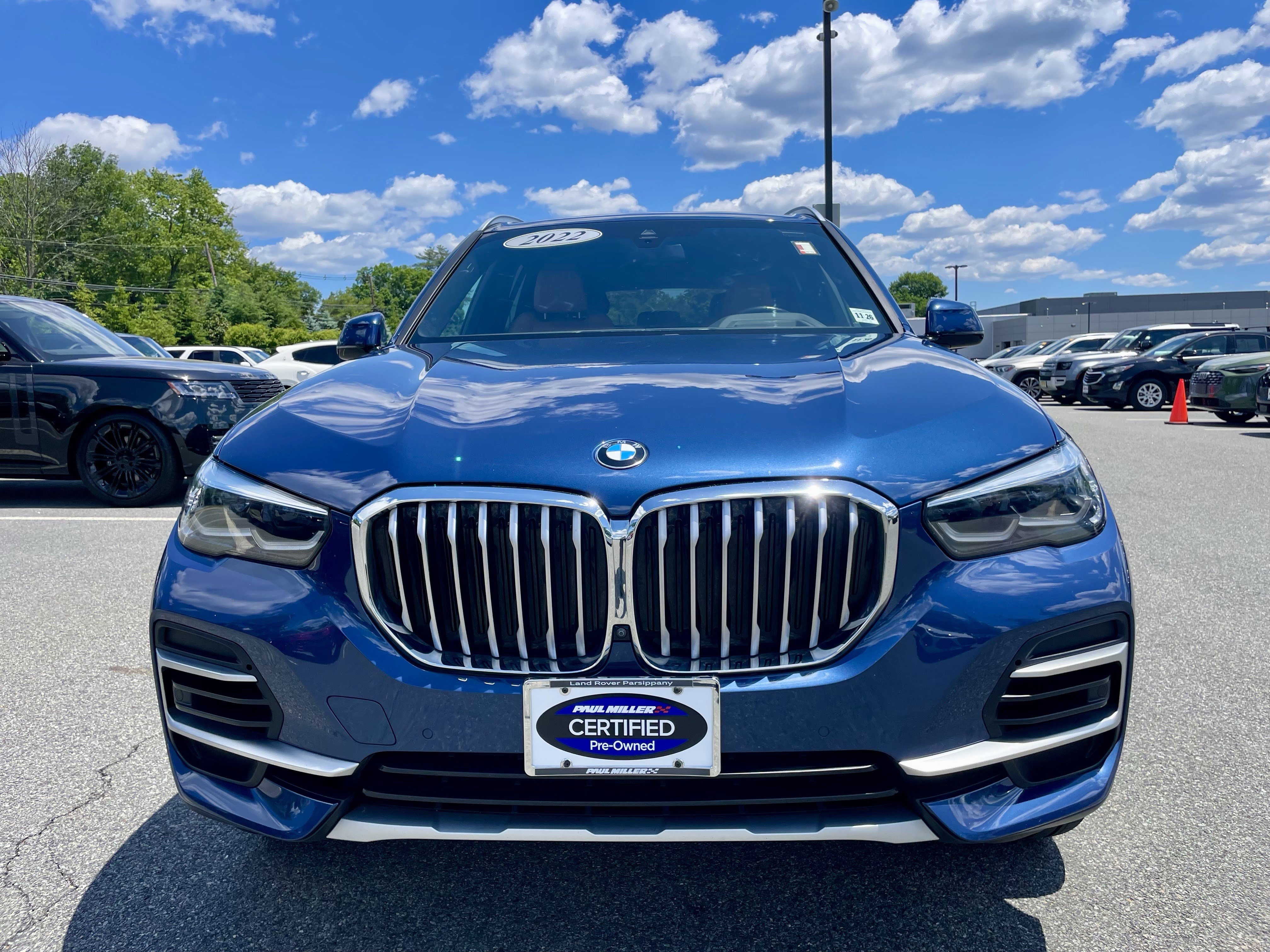 Used 2022 BMW X5 xDrive40i w/ Premium Package AWD/4WD image 2