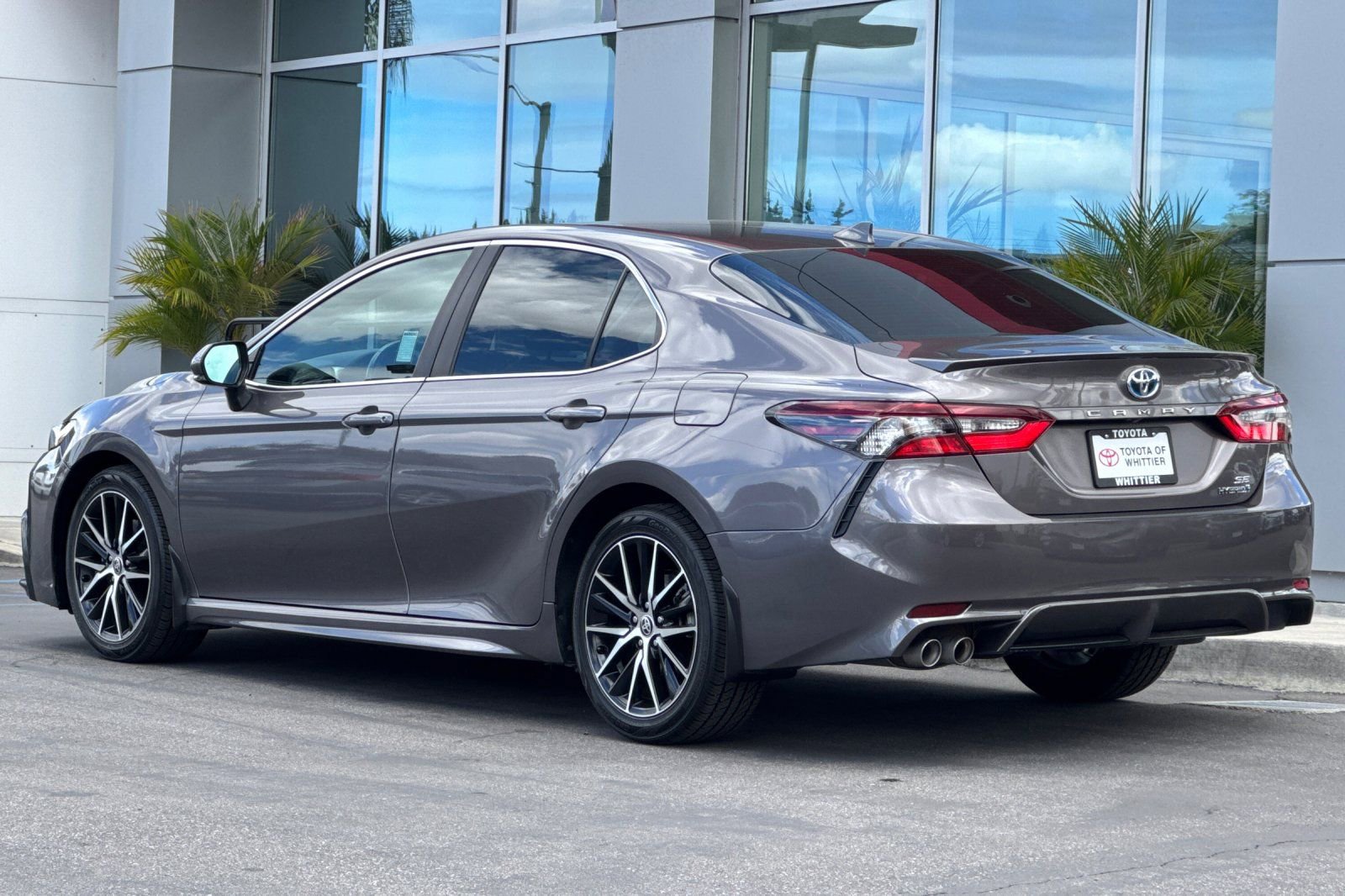 Used 2022 Toyota Camry SE FWD image 8